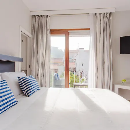 Konukevi Palazzo Gargiulo Luxury & 4*