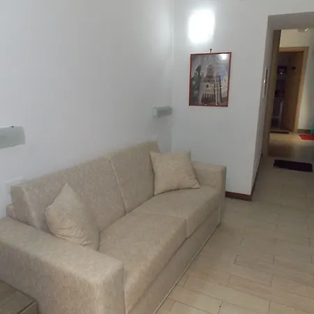 Konukevi Palazzo Gargiulo Luxury & 4*