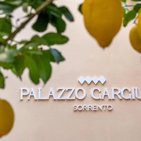 Palazzo Gargiulo Luxury & Πανσιόν 4*