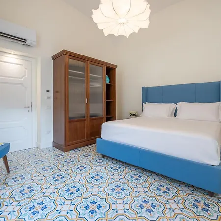 ゲストハウス Palazzo Gargiulo Luxury & 4*